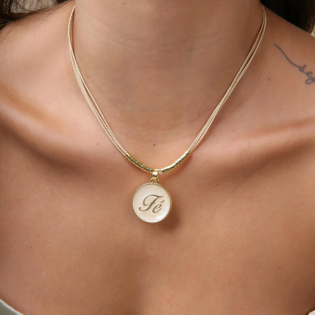 COLAR FINO ENERGIA PEROLA